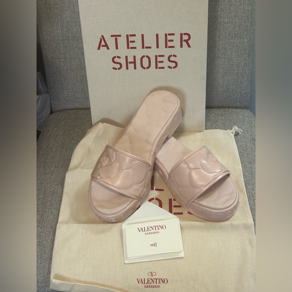 🎉HP🎉Valentino Garavani Atelier PRISTINE Rose Slide Sandal - Picture 5 of 14